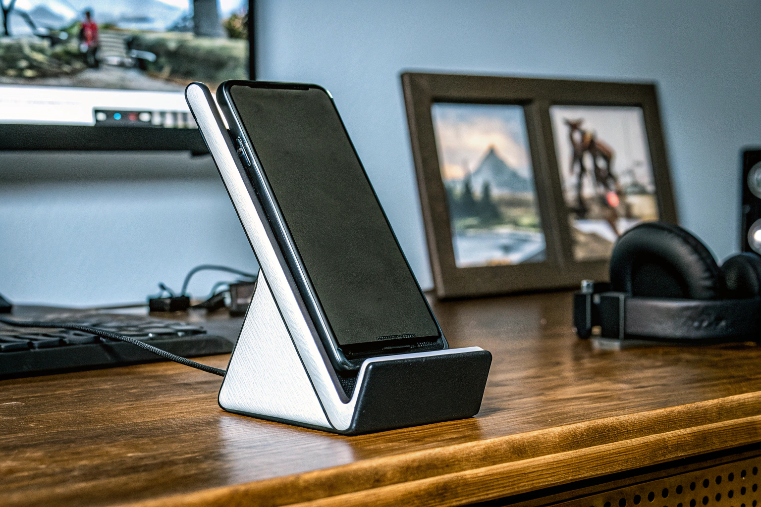 VELENTI Gamer Chair Phone Stand im Einsatz