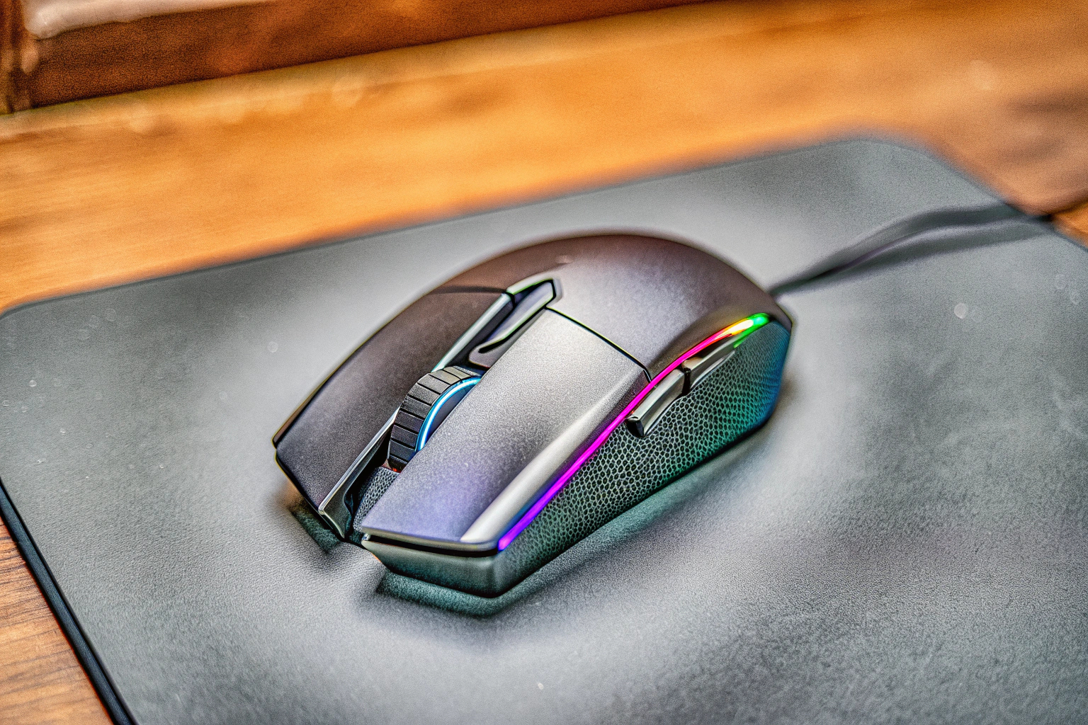 Detailaufnahme der Razer Basilisk V3 mit RGB-Beleuchtung Razer Basilisk V3 Gaming-Maus