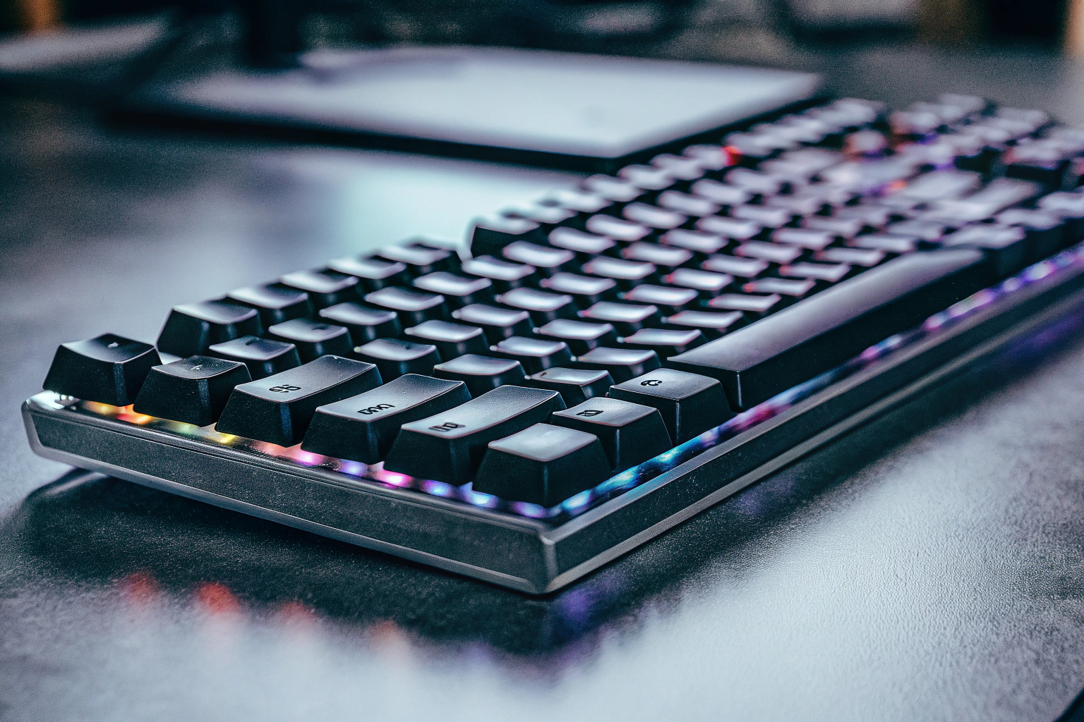 Gaming-Tastatur mit RGB-Beleuchtung