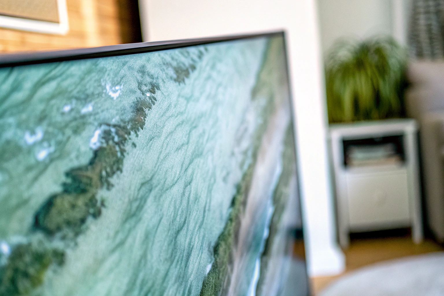 Detailaufnahme eines hochwertigen Gaming-Fernsehers mit brillanter Farbwiedergabe Gaming-Fernseher mit brillanter Farbwiedergabe