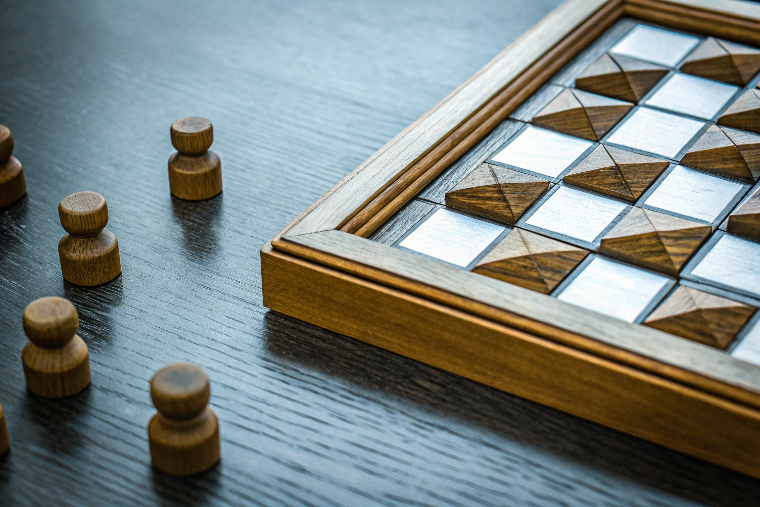 Holzknobelspiel Detailaufnahme