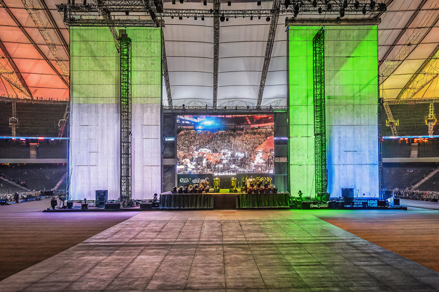Ein E-Sport-Event mit großem Publikum, das die Popularität des kompetitiven Gamings zeigt. E-Sport-Event