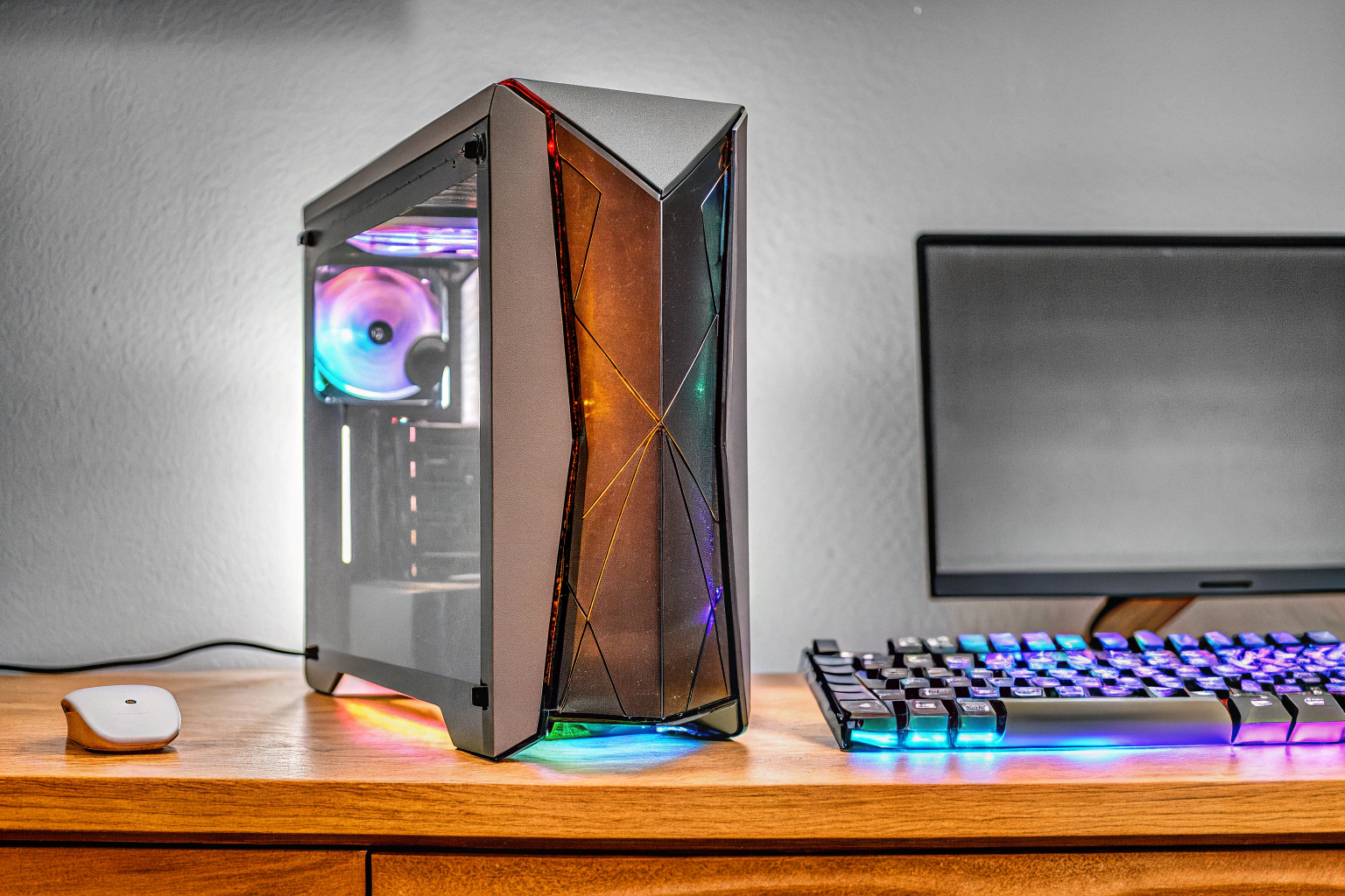 Ein Einsteiger-Gaming-PC mit solider Leistung und stylischem Design. Einsteiger-Gaming-PC mit stylischem Design