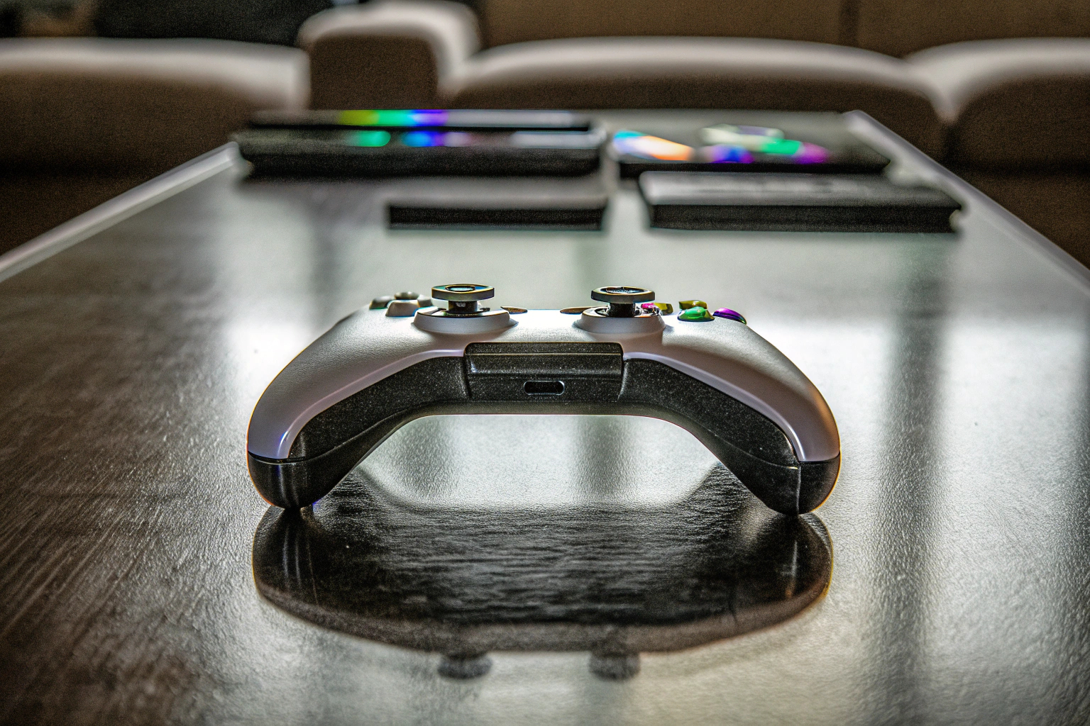 Gaming-Controller mit RGB-Beleuchtung