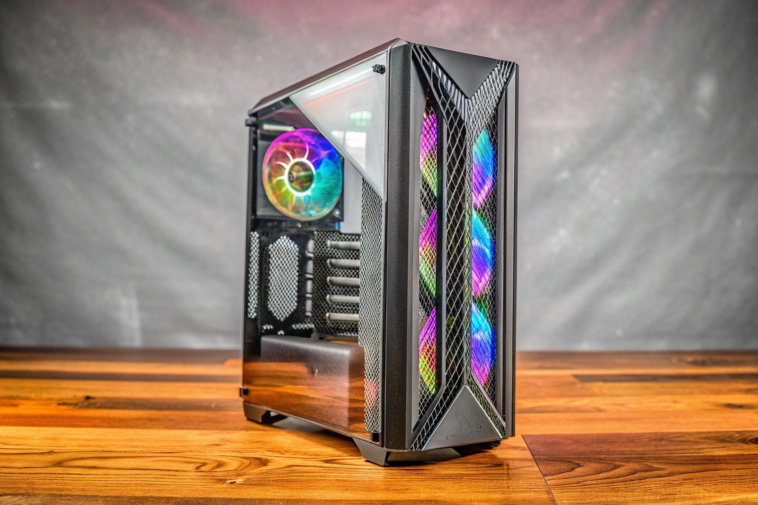 Gaming-PC-Gehäuse mit ARGB-Lüftern