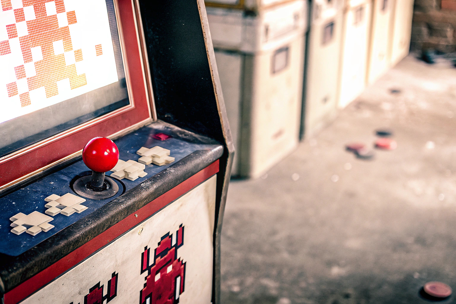 Ein klassisches Arcade-Spiel, das die frühen Tage des Gamings repräsentiert. Klassisches Arcade-Spiel