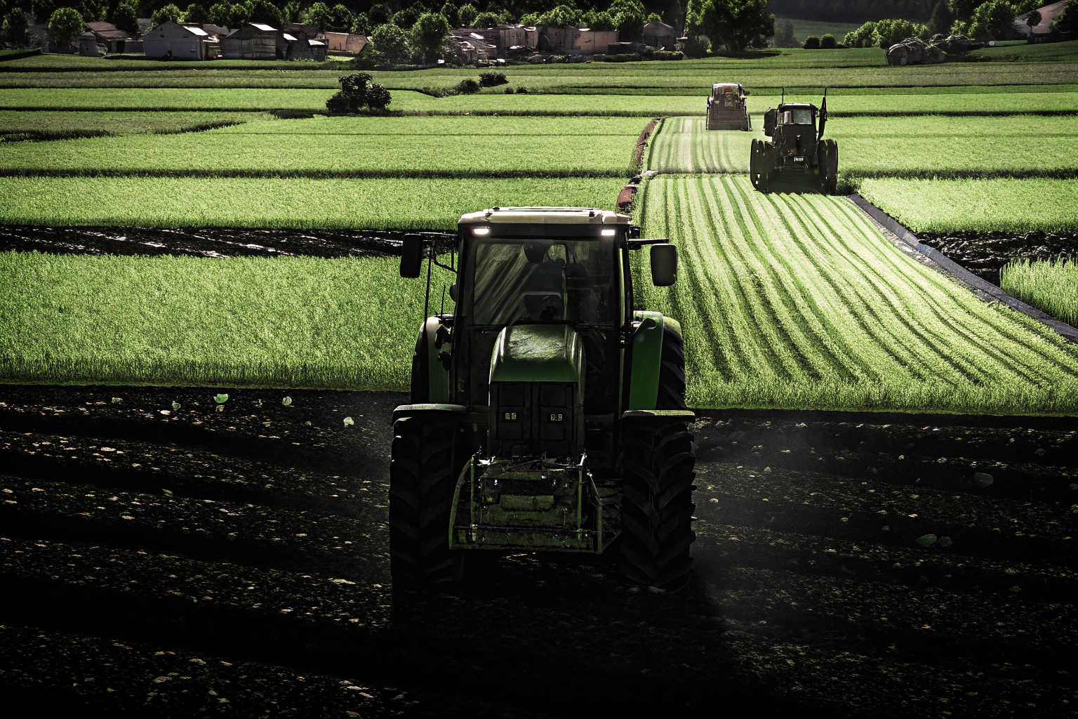 Ein Screenshot aus dem Farming Simulator 22, der die detaillierte Grafik und die Vielfalt der Maschinen zeigt. Farming Simulator 22 Screenshot