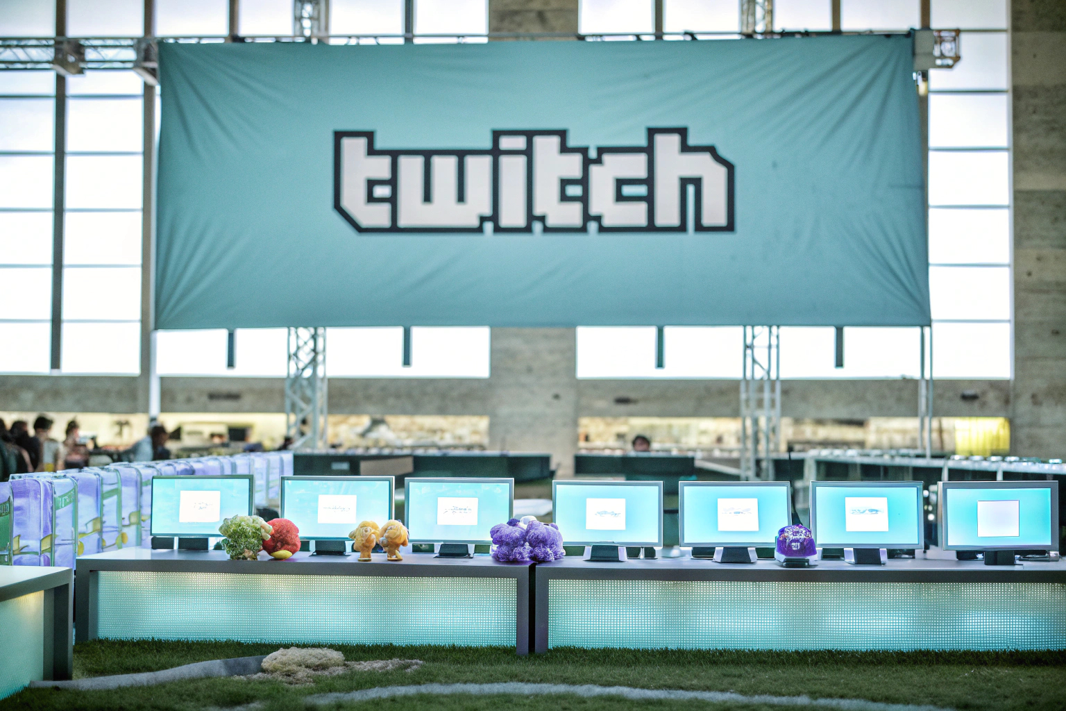 Eine Gruppe von Menschen, die an einem Community-Event auf Twitch teilnehmen. Community-Event auf Twitch