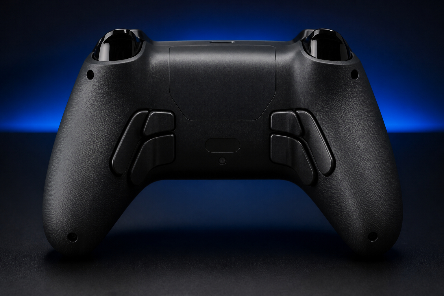Controller mit Rücktasten und ergonomischer Handhaltung beim Gaming