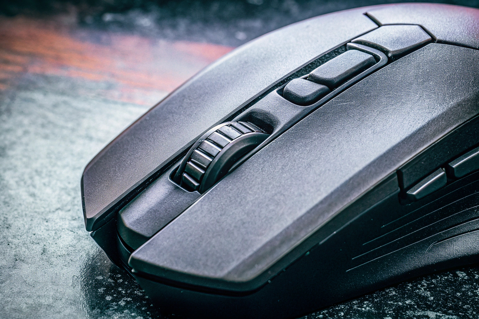 Razer Basilisk V3 X HyperSpeed Gaming-Maus mit kabelloser Verbindung, die ihre ergonomische Form und Tastenanordnung zeigt. Razer Basilisk V3 X HyperSpeed Gaming-Maus