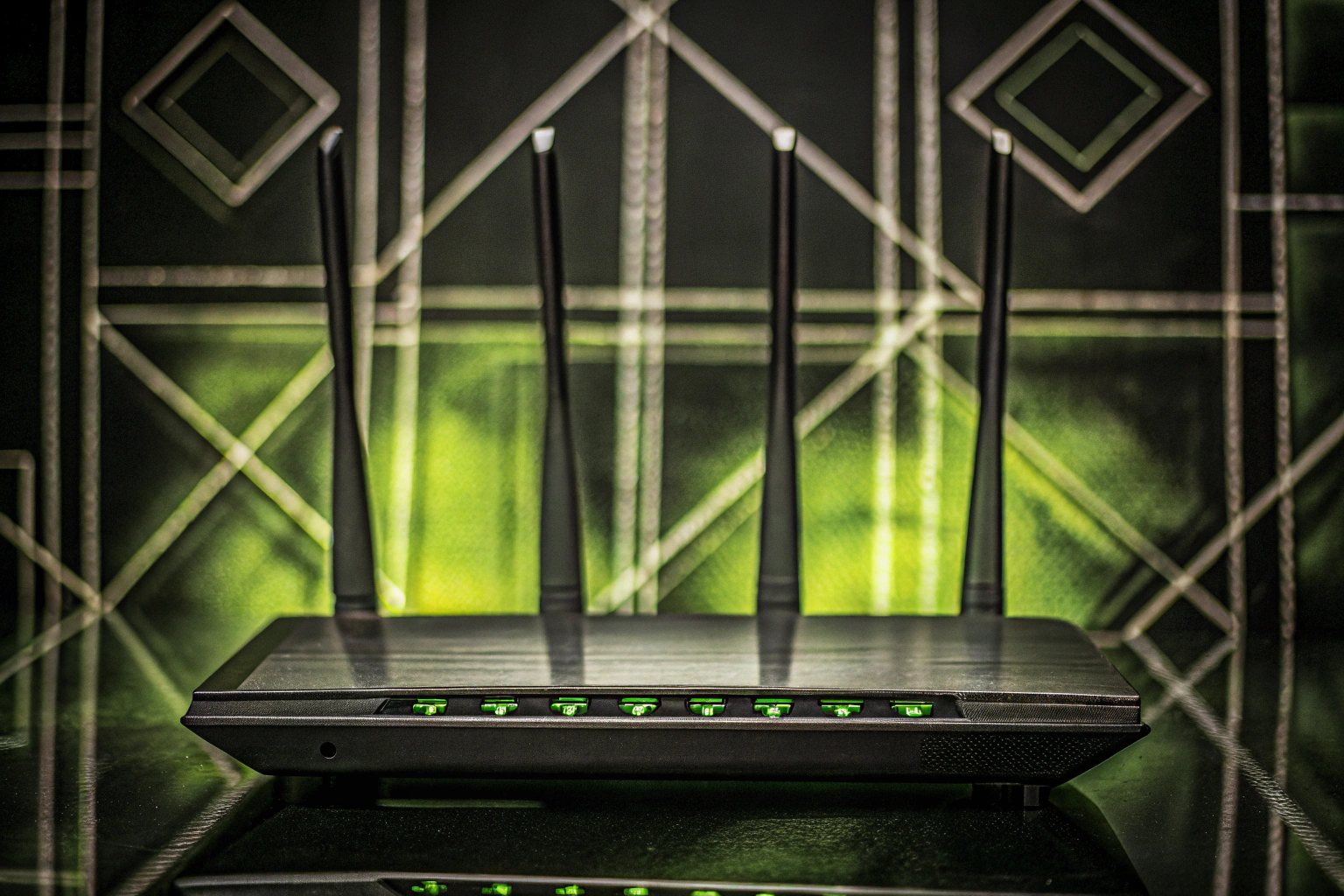 TP-Link Archer GXE75 Gaming Router mit modernem Design. TP-Link Archer GXE75 Gaming Router
